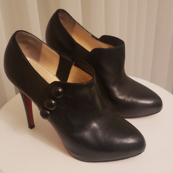 Christian Louboutin Black C'est Moi booties. - Picture 1 of 10